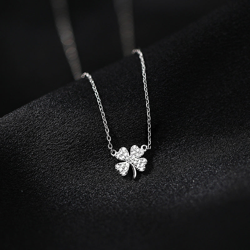 Four-leaf clover pendant necklace