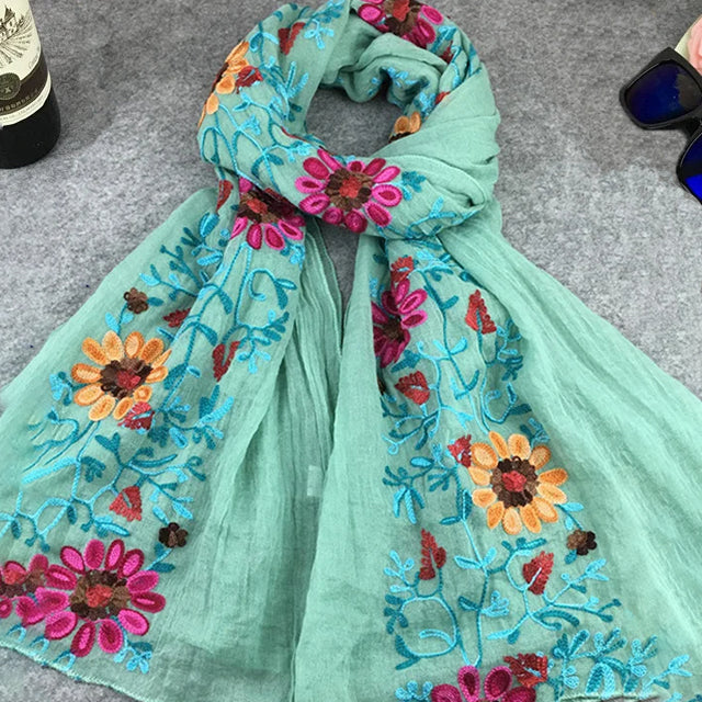 Relaxed Floral Pattern Embroidered Scarf