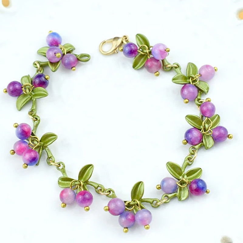 Elegant leaf bracelet