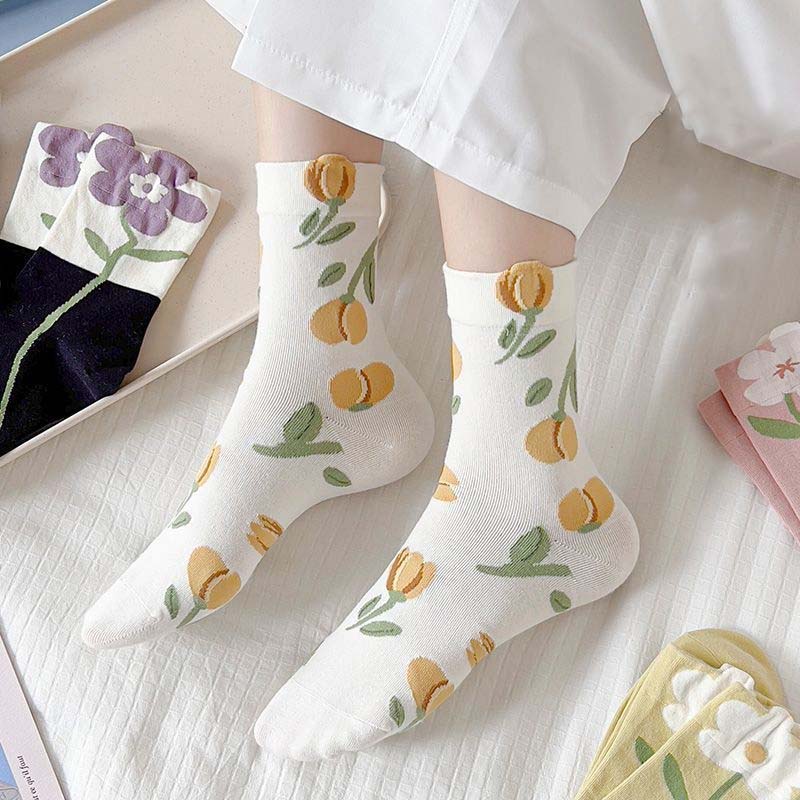 Relaxed Floral Socks